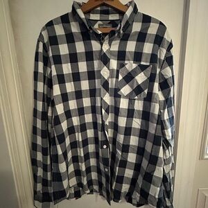MENS LLBean Signature size Large slim fit button down checked blue & whi…